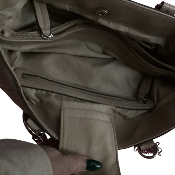 NWT JLO JENNIFER LOPEZ LEOPARD PRINT PURSE WITH SIDE POCKETS AND CHAIN STRAP - Picture 5 of 5